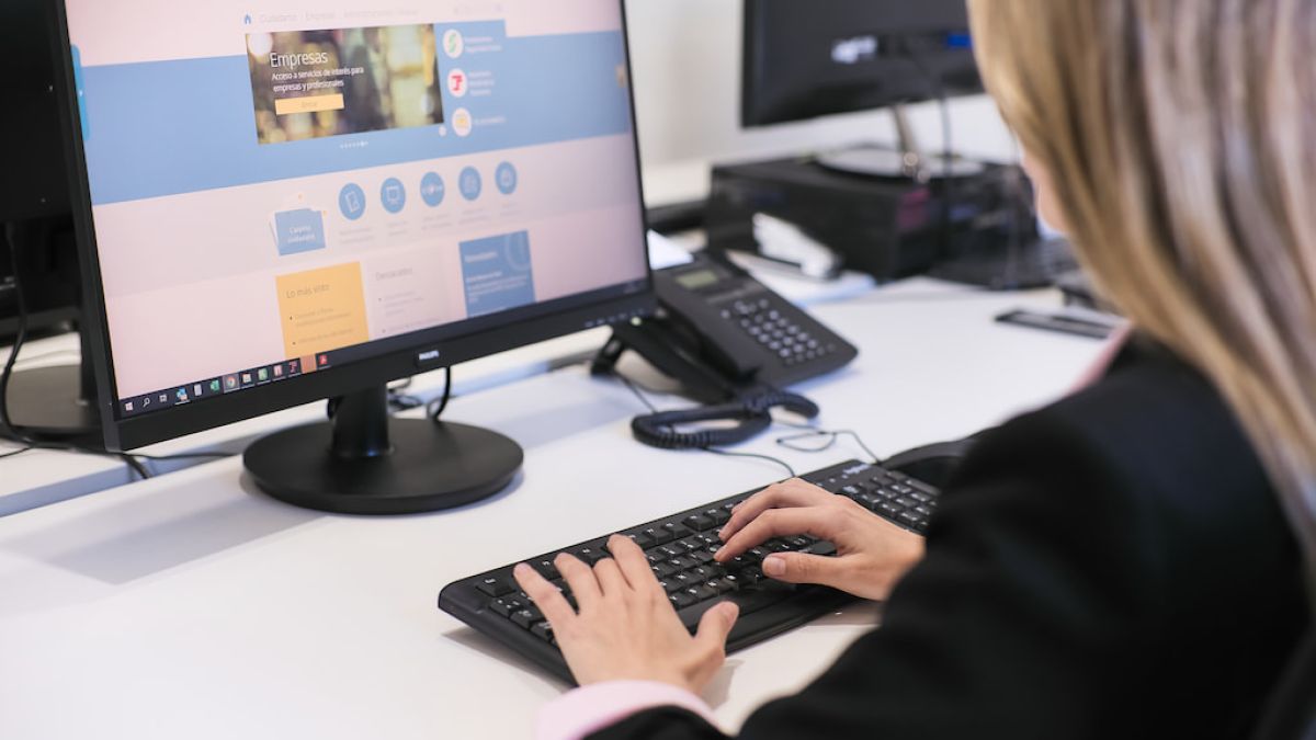 Certificados y trámites administrativos en Barcelona